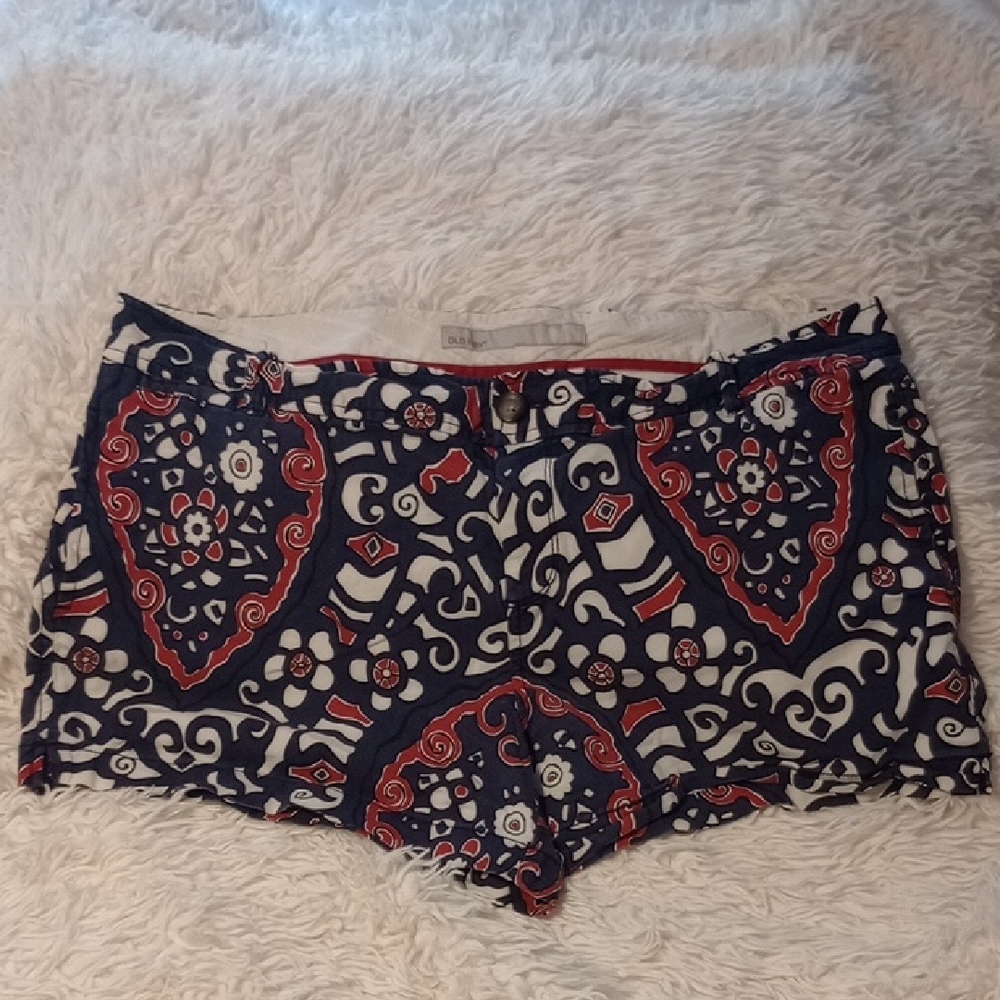 Old Navy Women's Navy and Red Patterned Shorts